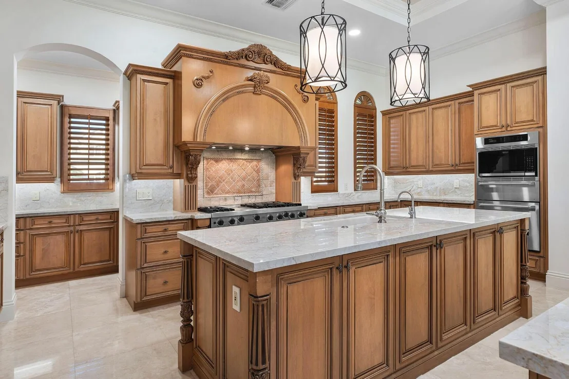 Photo of 384 Royal Palm Way