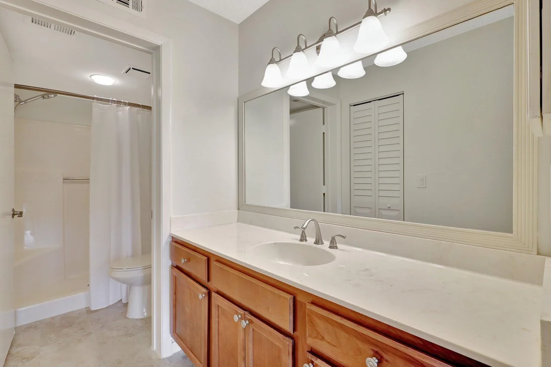 Photo of Unit C at 801 Pinecrest Circle