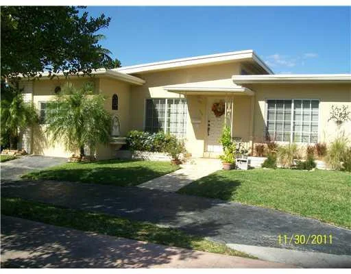 Photo of 415 Fairway Drive