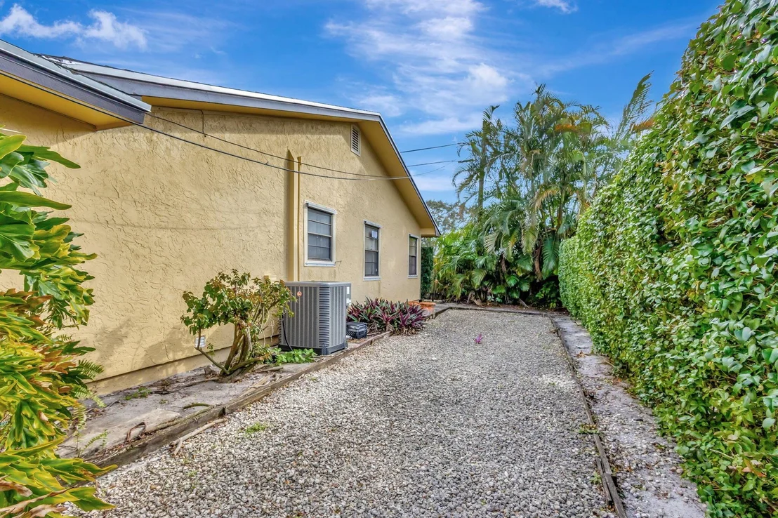 Photo of 9506 SE River Terrace