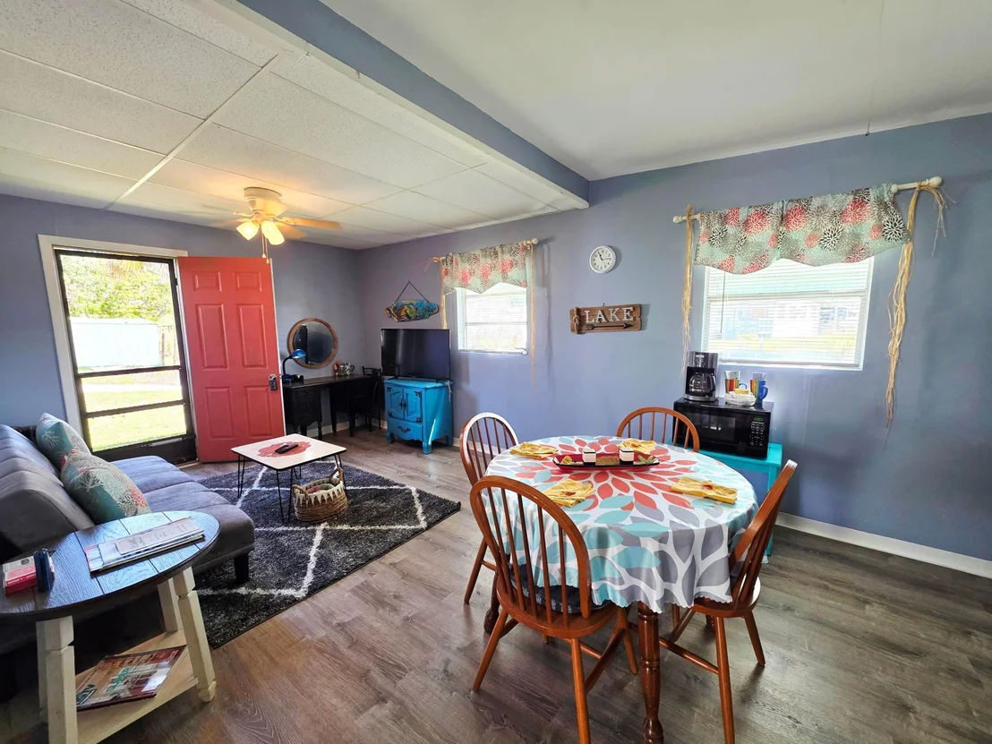 Photo of 1501 Lake Drive W