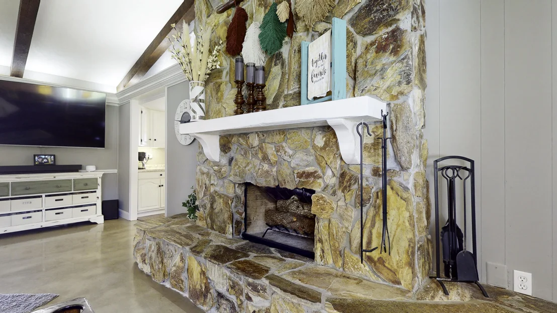 Photo of 1332 N Oak Ridge Drive