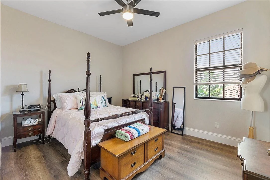 Photo of 8971 Lakeview Place