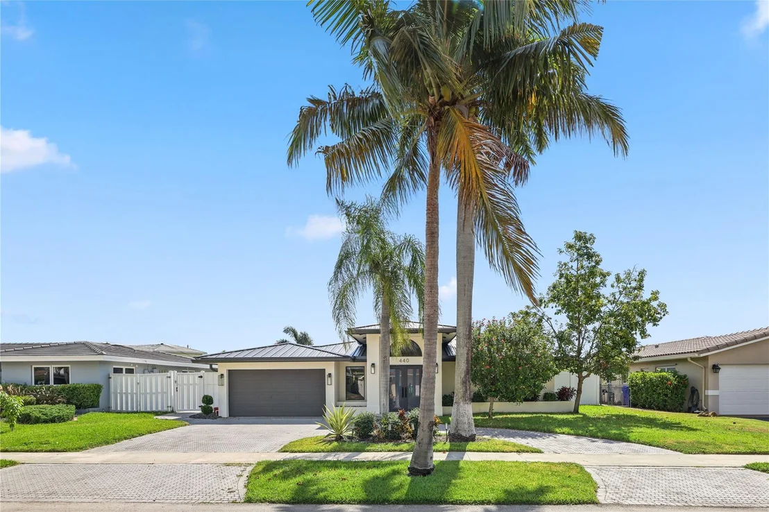 Photo of 440 SE 7th Avenue