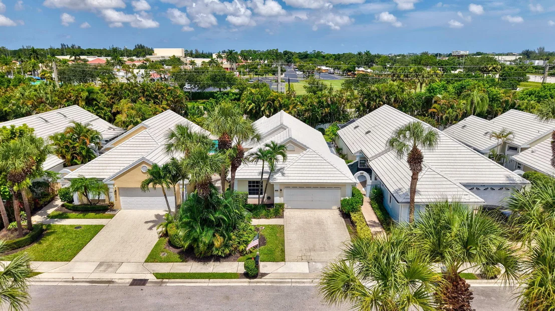 Photo of 944 Dickens Place