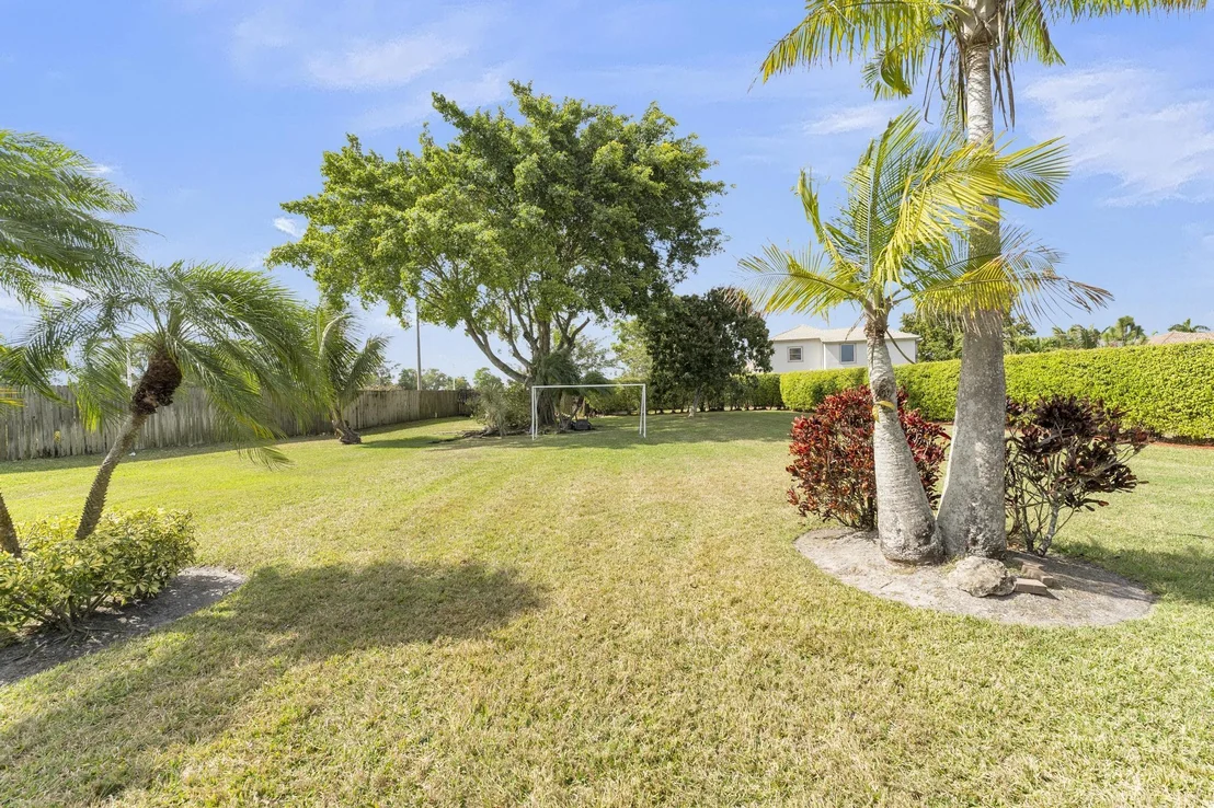Photo of 12370 Saint Simon Drive