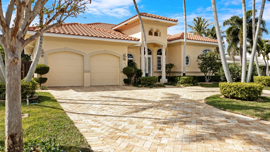 Photo of 371 SE 15th Avenue