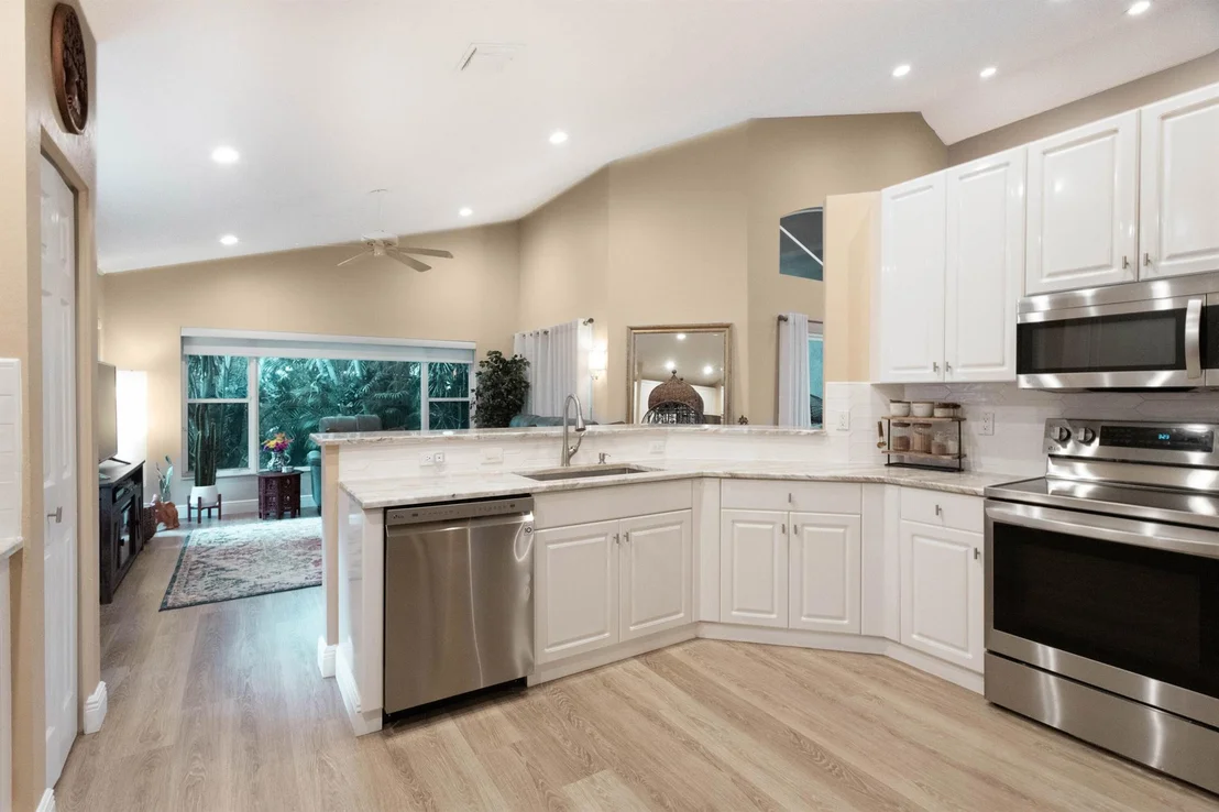 Photo of 7404 Falls Road W