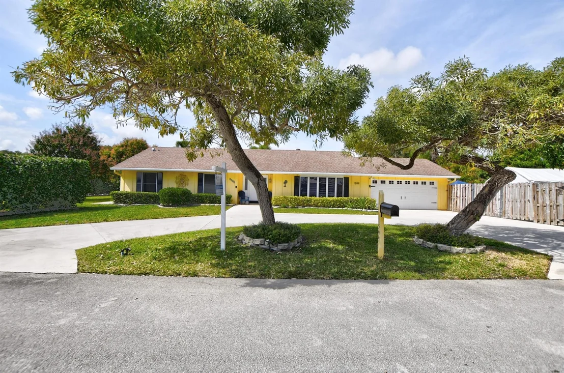 Photo of 1599 Isabel Este Road