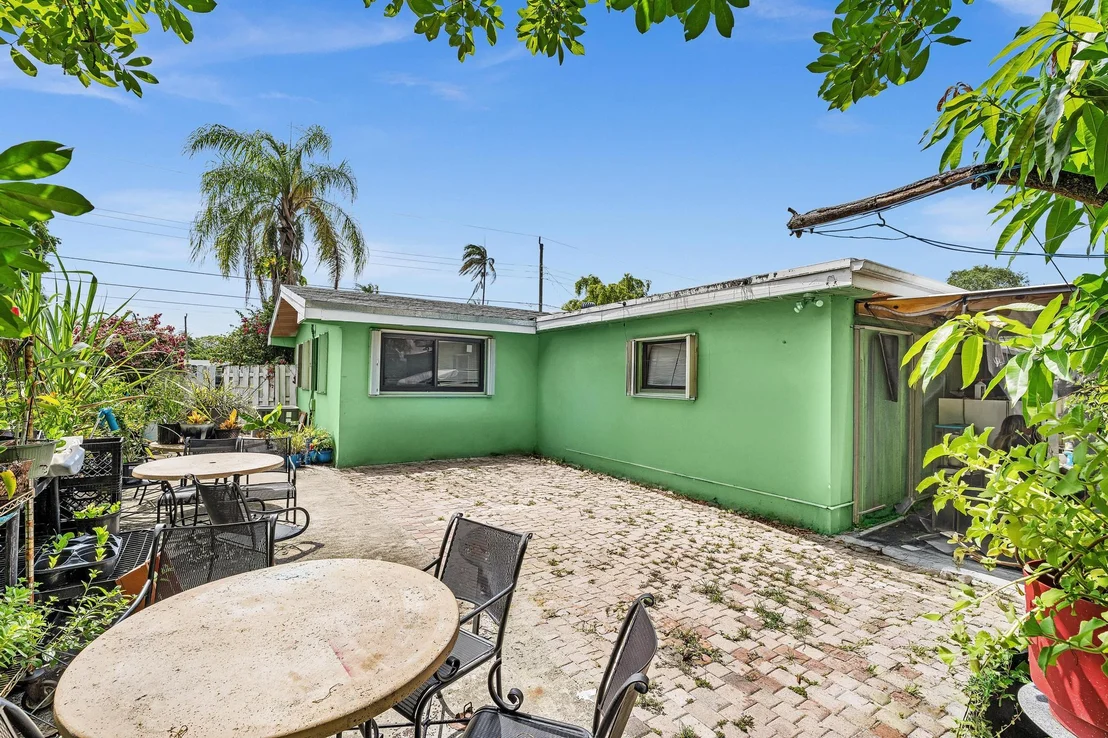 Photo of 2131 Acapulco Drive
