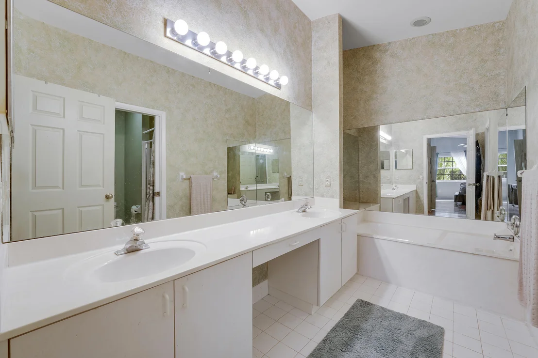 Photo of 5648 American Circle