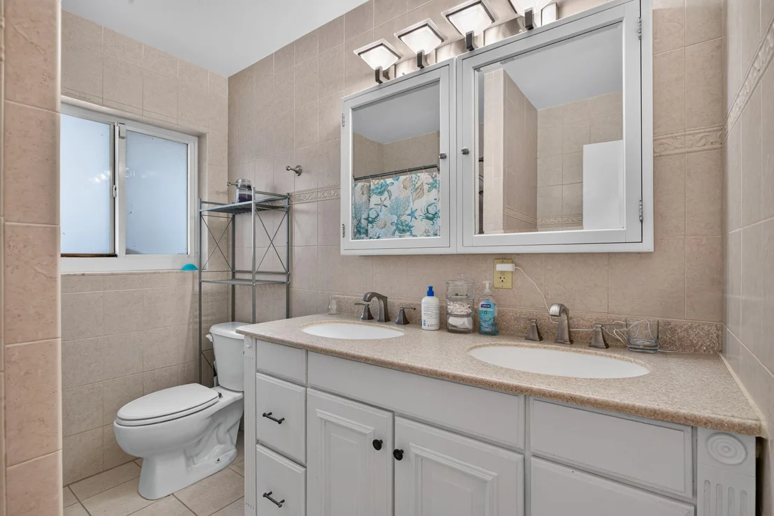 Photo of 2520 SE 5TH Street