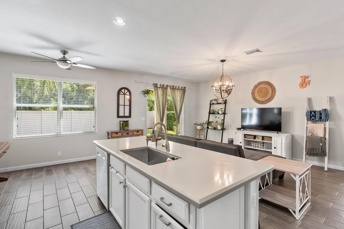 Photo of 7162 Limestone Cay Road