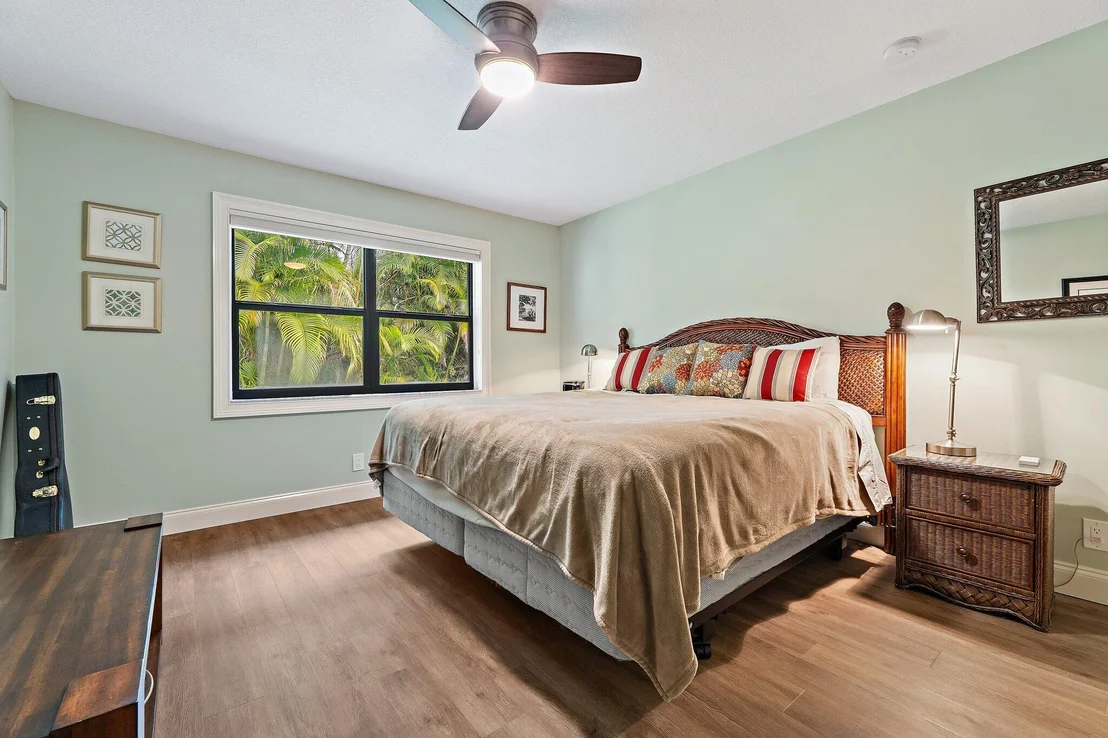Photo of 348 River Drive