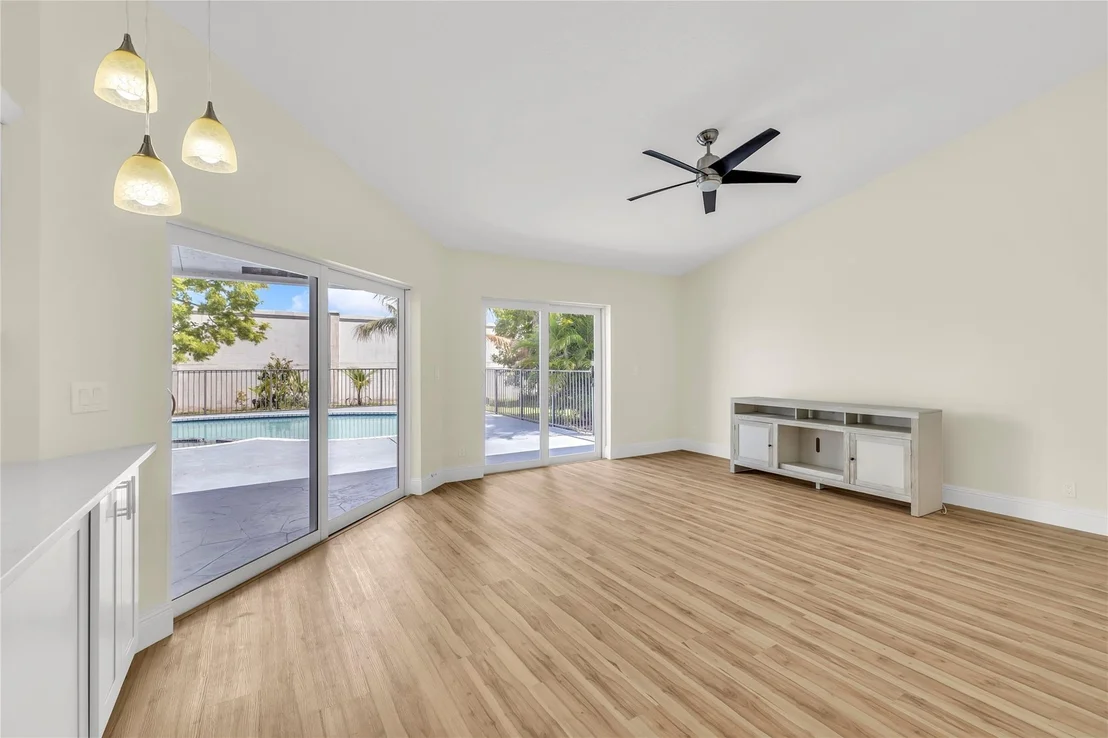 Photo of 8410 Sawpine Road