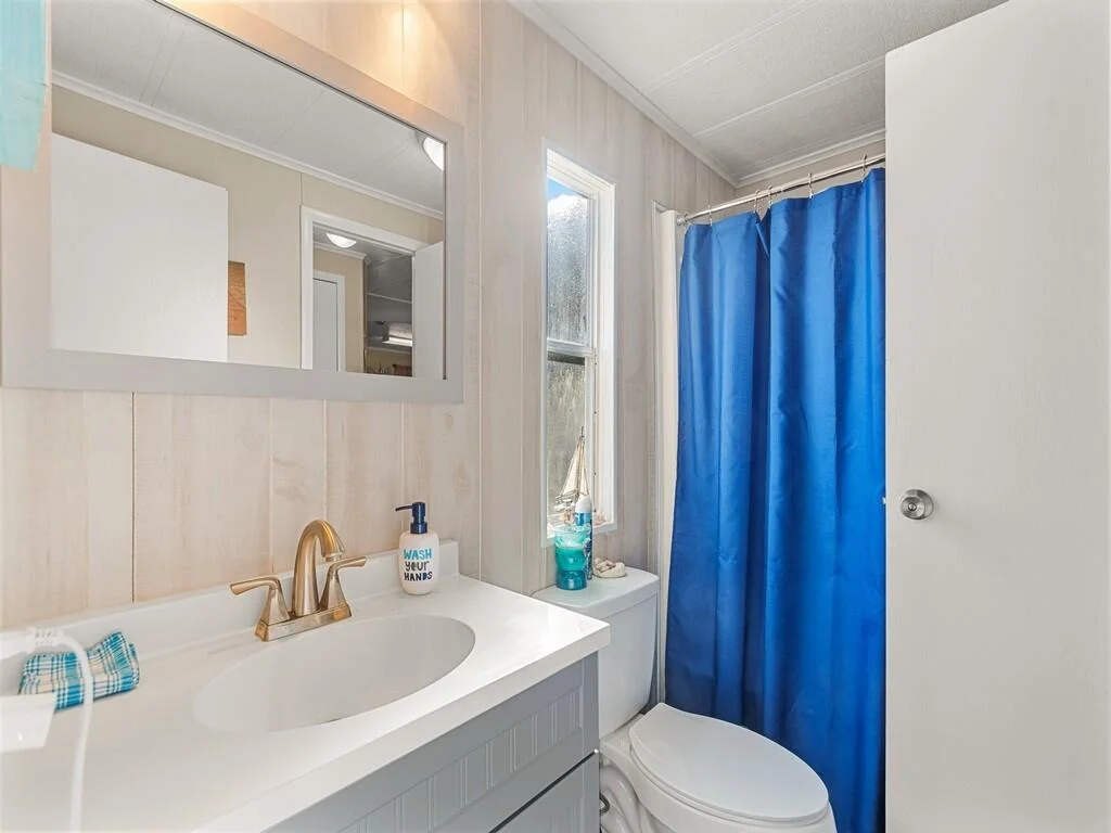 Photo of 385 NE Jade Circle