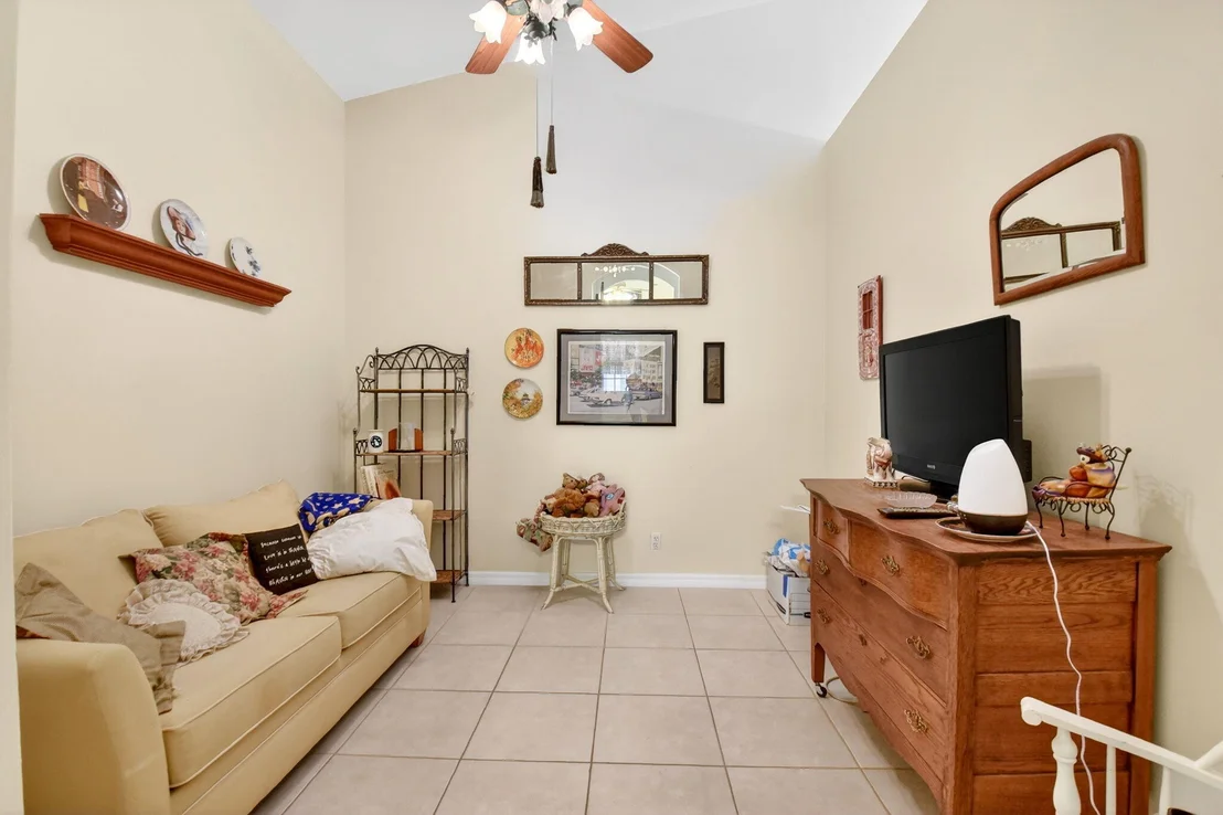 Photo of 6276 Heliconia Road