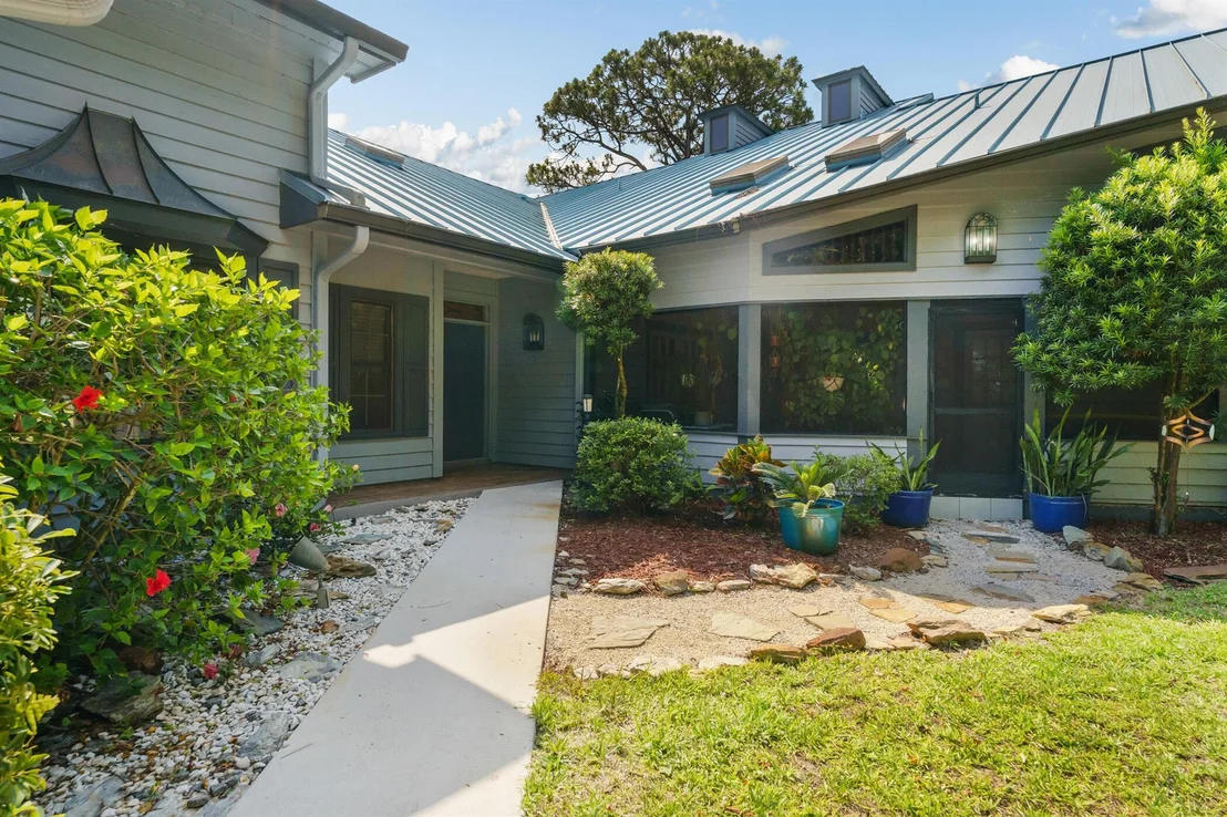 Photo of 420 Sopwith Drive