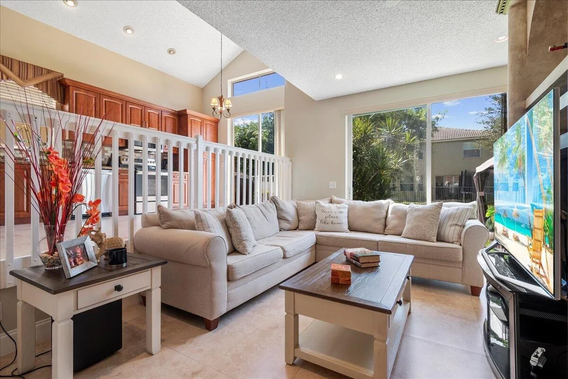 Photo of 9918 Warner Lane