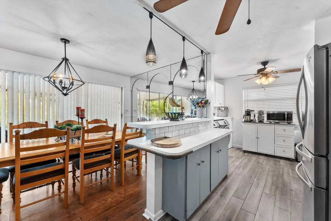 Photo of 1428 E River Drive