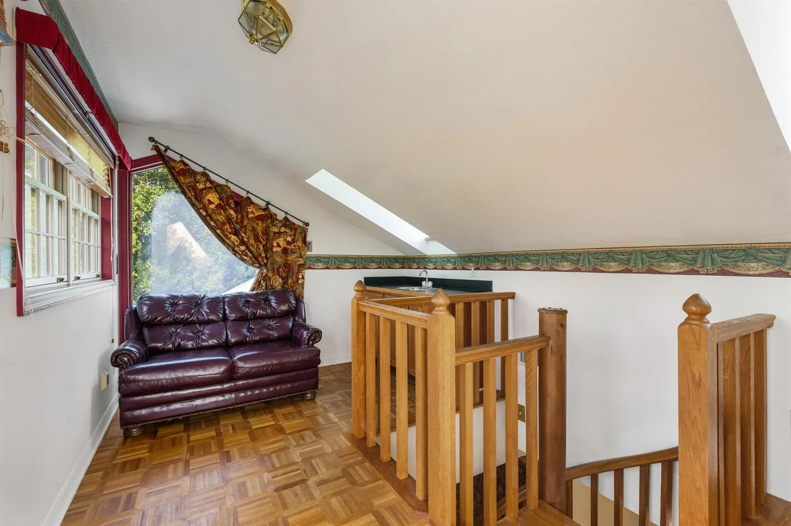 Photo of 420 Sopwith Drive