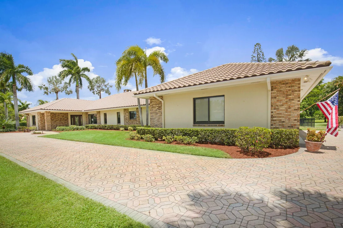 Photo of 9170 Dundee Drive Drive