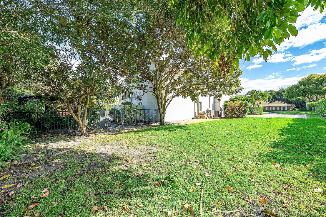 Photo of 10893 Gleneagles Road