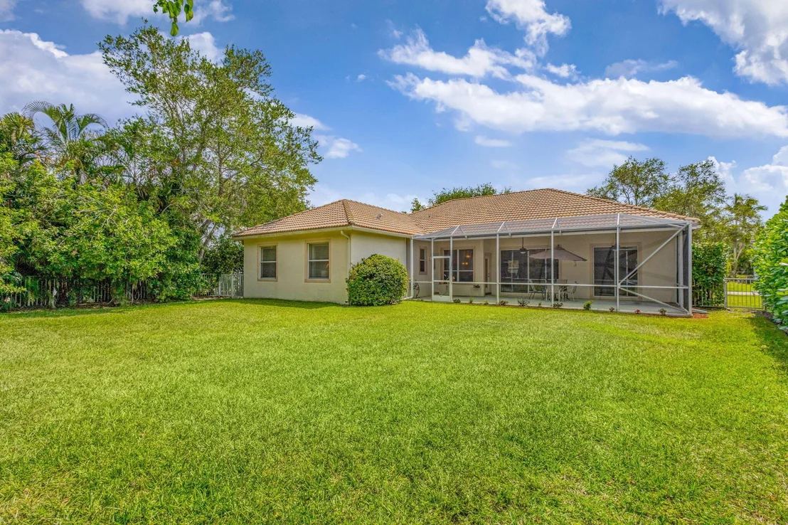 Photo of 225 Blackbird Lane