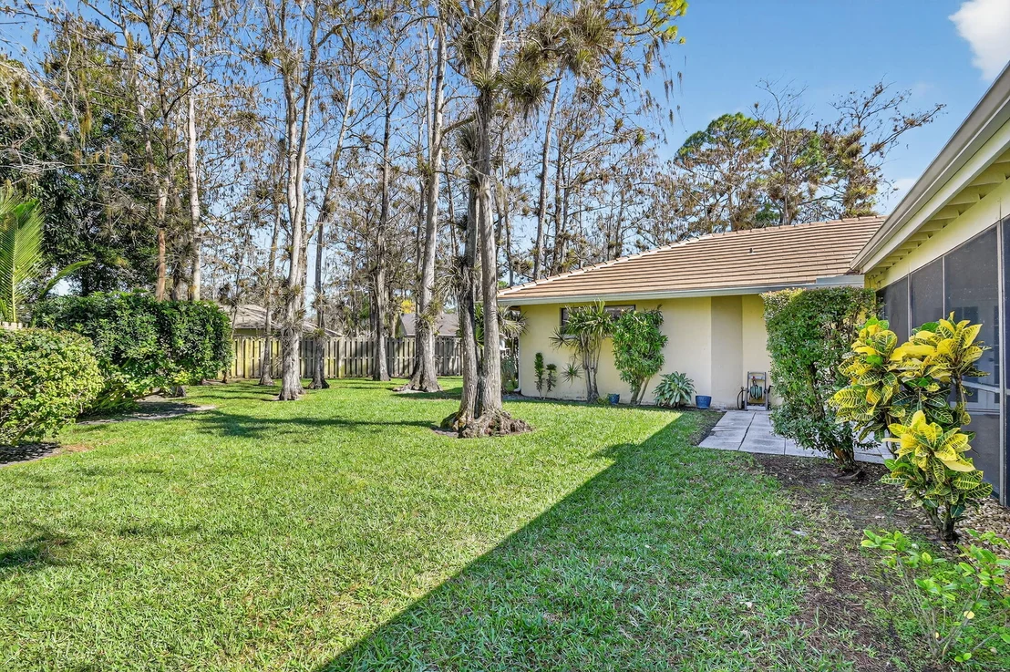 Photo of 14059 Aster Avenue