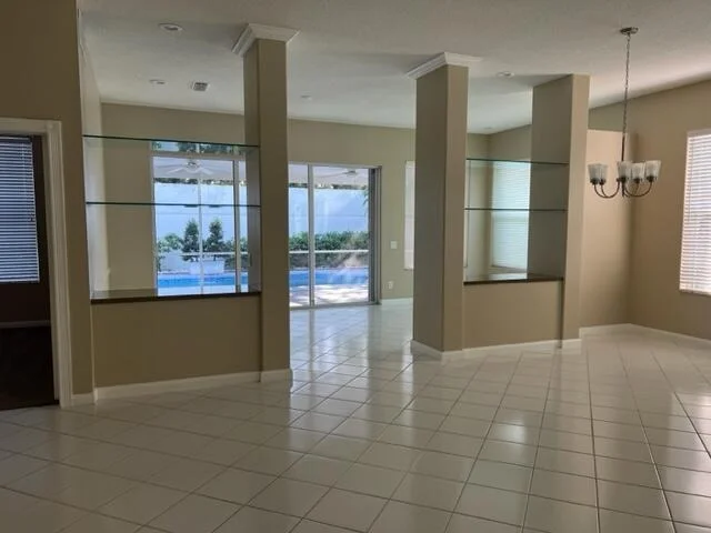 Photo of 188 S HAMPTON Drive