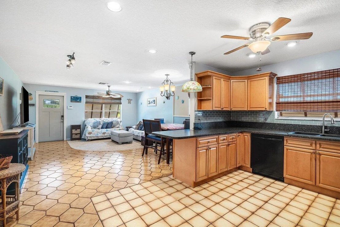 Photo of 7741 4th Terrace