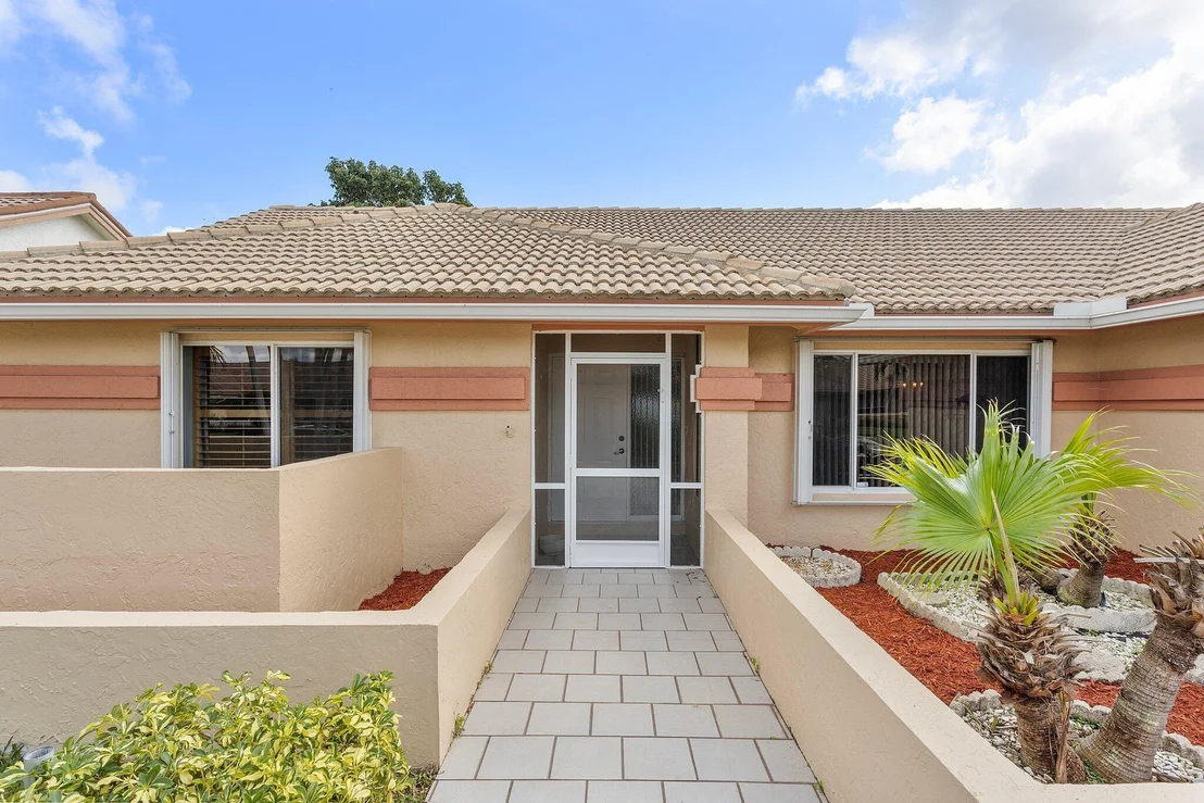Photo of 9776 Sun Pointe Drive