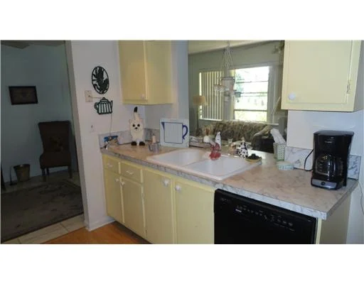 Photo of 104 NW 8th Place