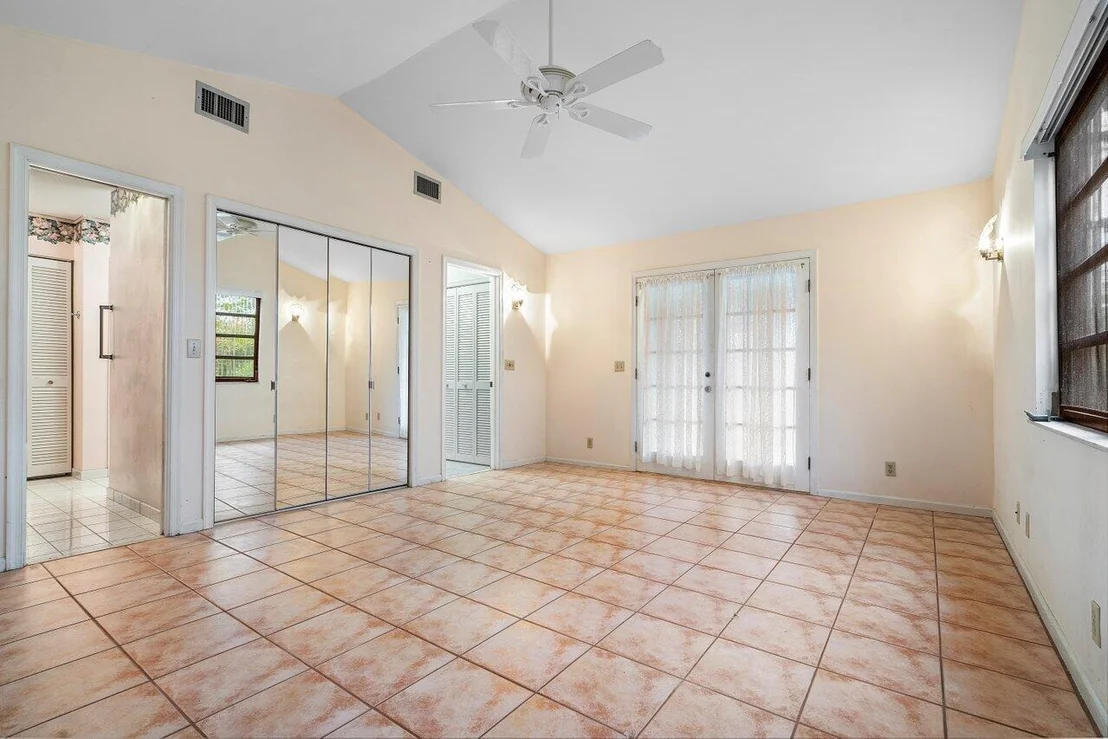 Photo of 4744 Dolphin Drive
