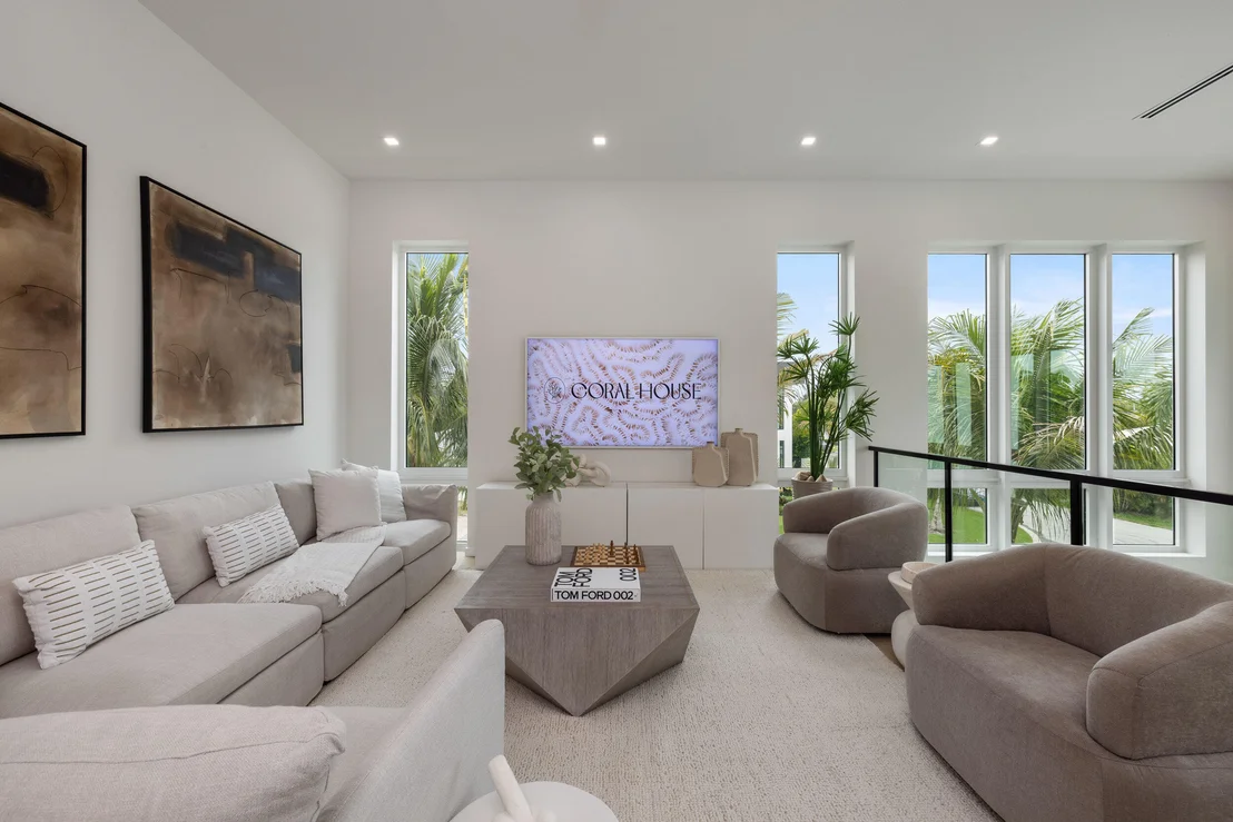 Photo of 800 Bond Way