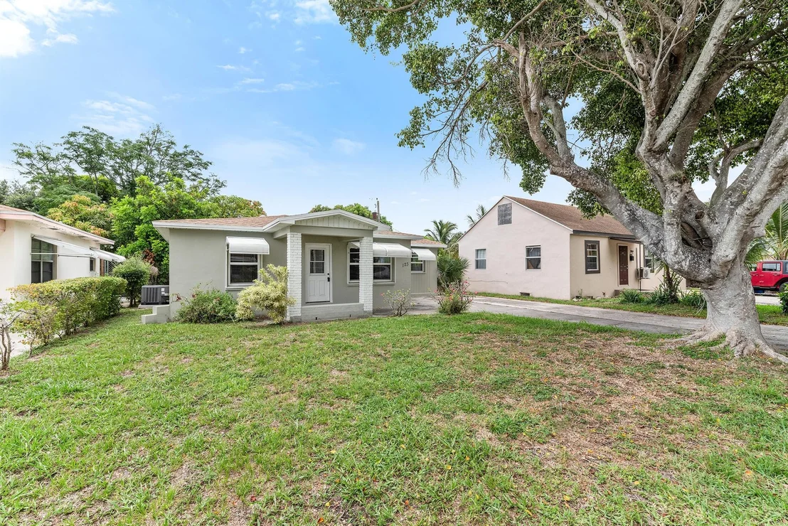 Photo of 123 Silver Beach Road