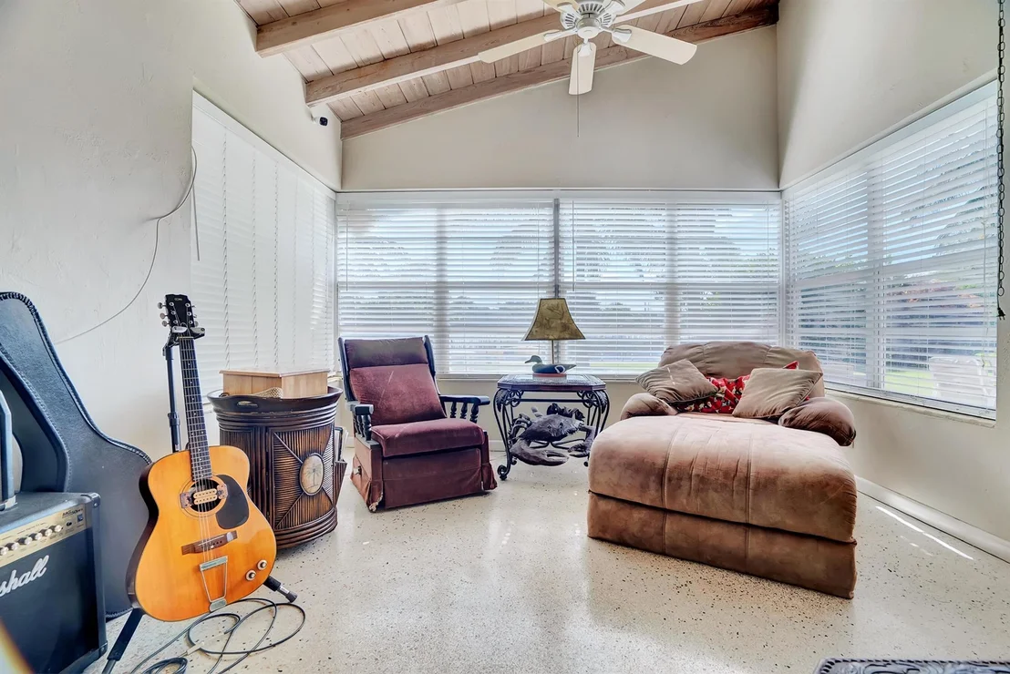 Photo of 6630 Pine Tree Circle