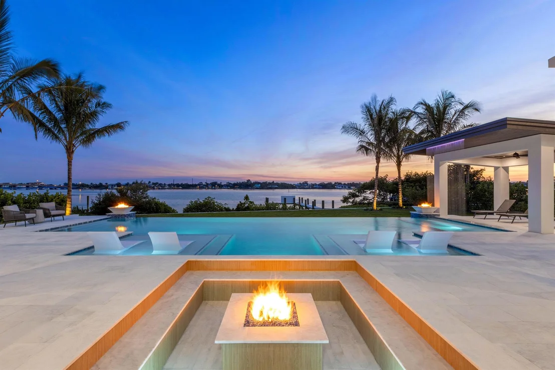Photo of 88 W Riverside Drive