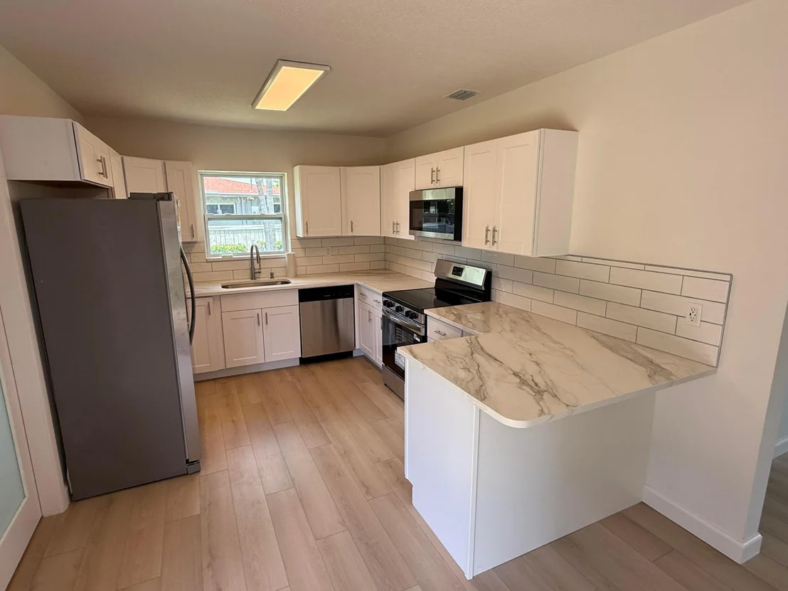 Photo of 1417 Willow Road
