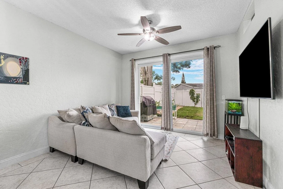 Photo of 1071 Fairfax Circle W