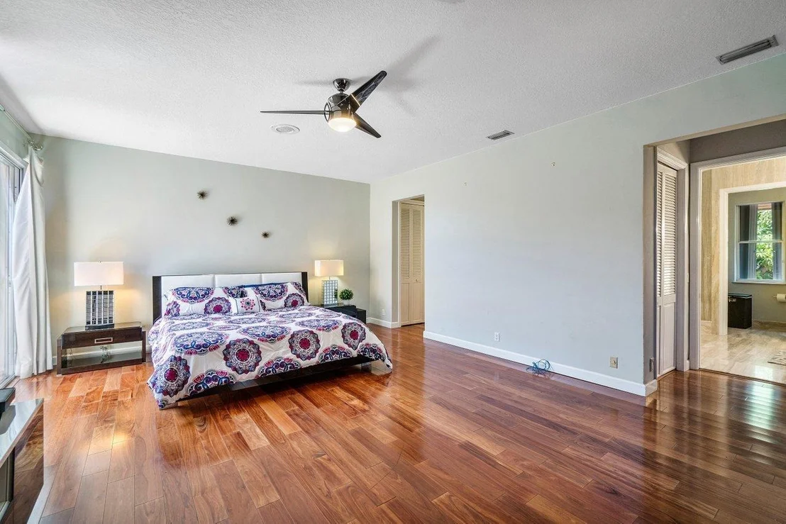 Photo of 648 Riviera Drive