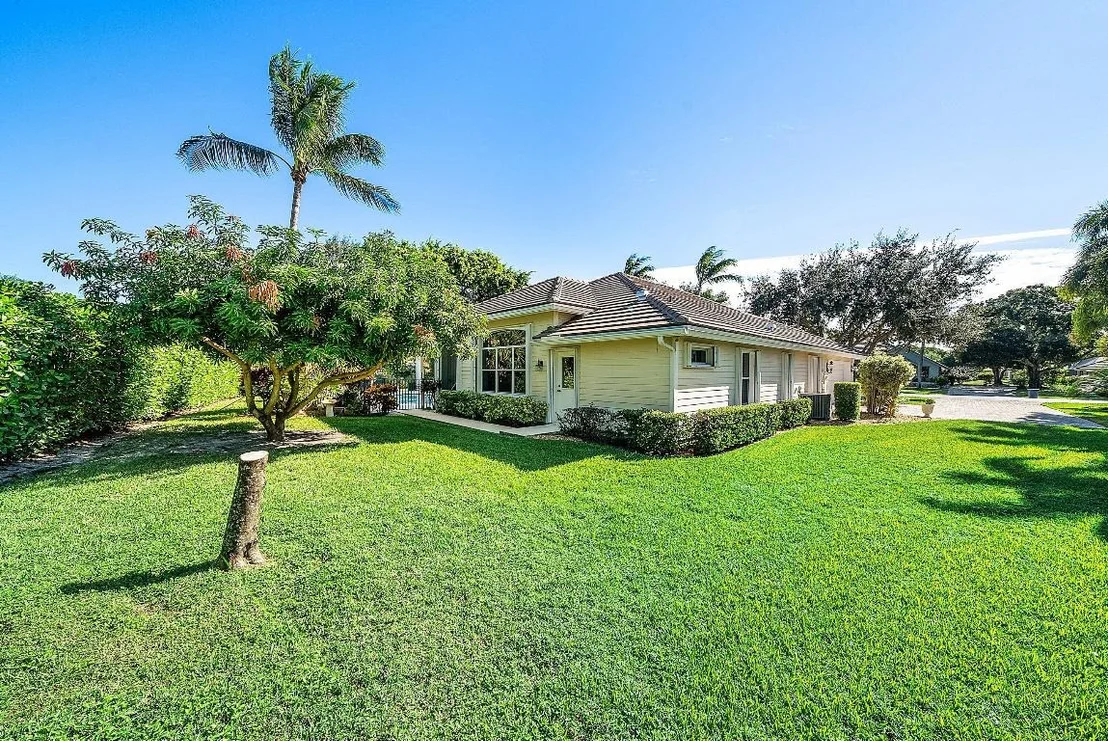 Photo of 18670 SE Lakeside Way