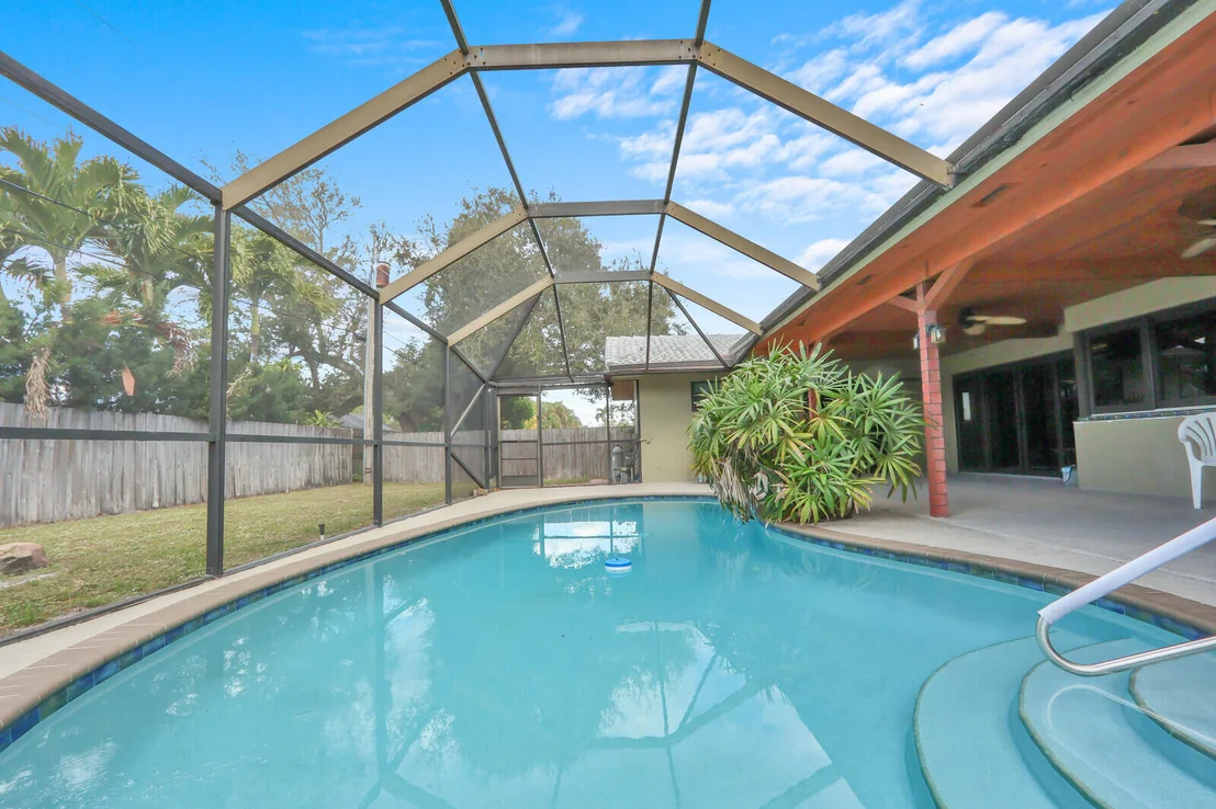 Photo of 563 NW 13th Drive