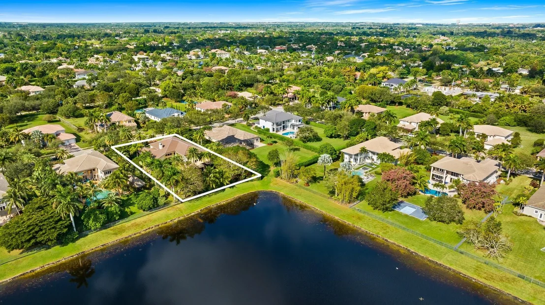 Photo of 3378 Bradenham Lane