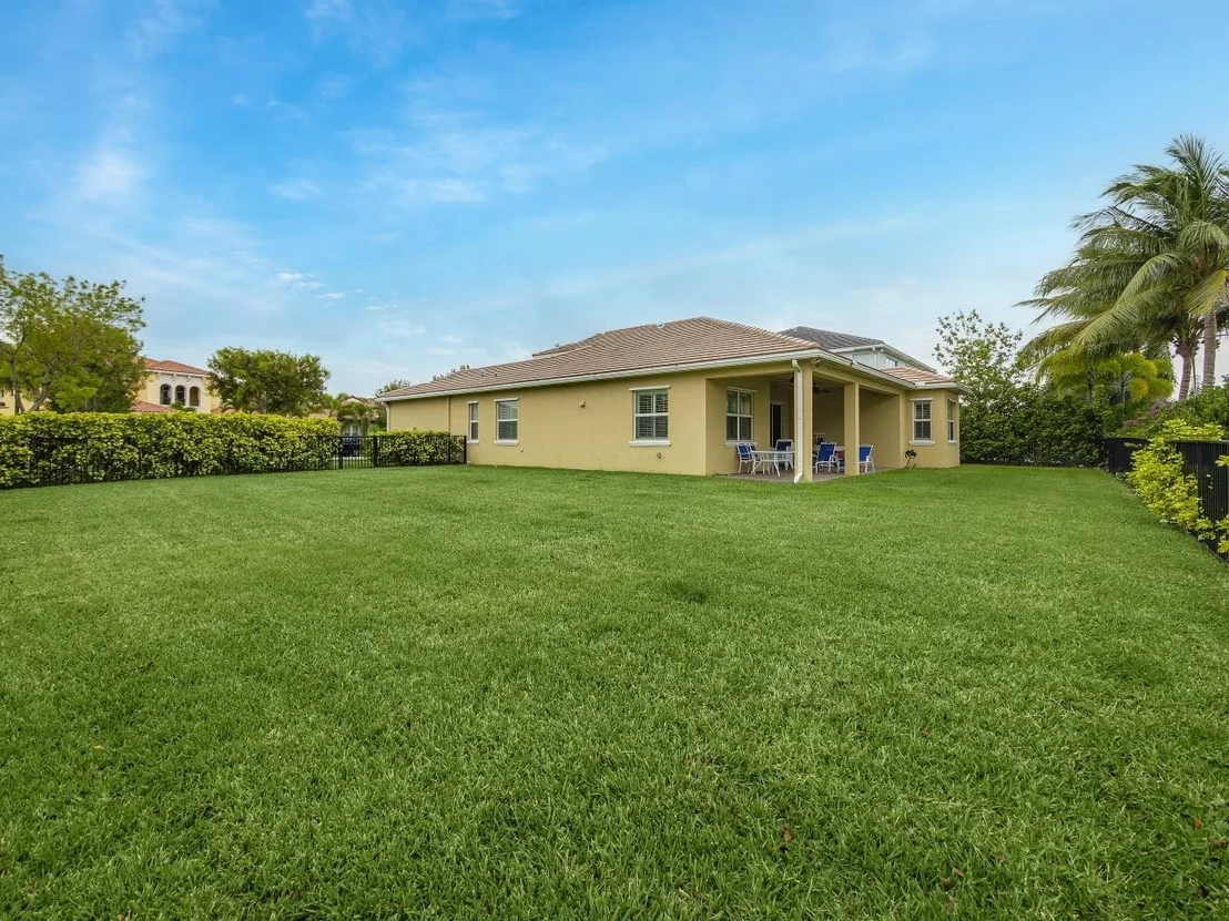 Photo of 2585 Cooper Way