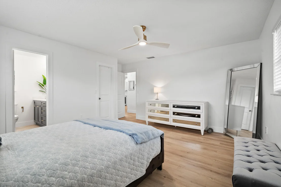 Photo of 4729 SE Bayshore Terrace