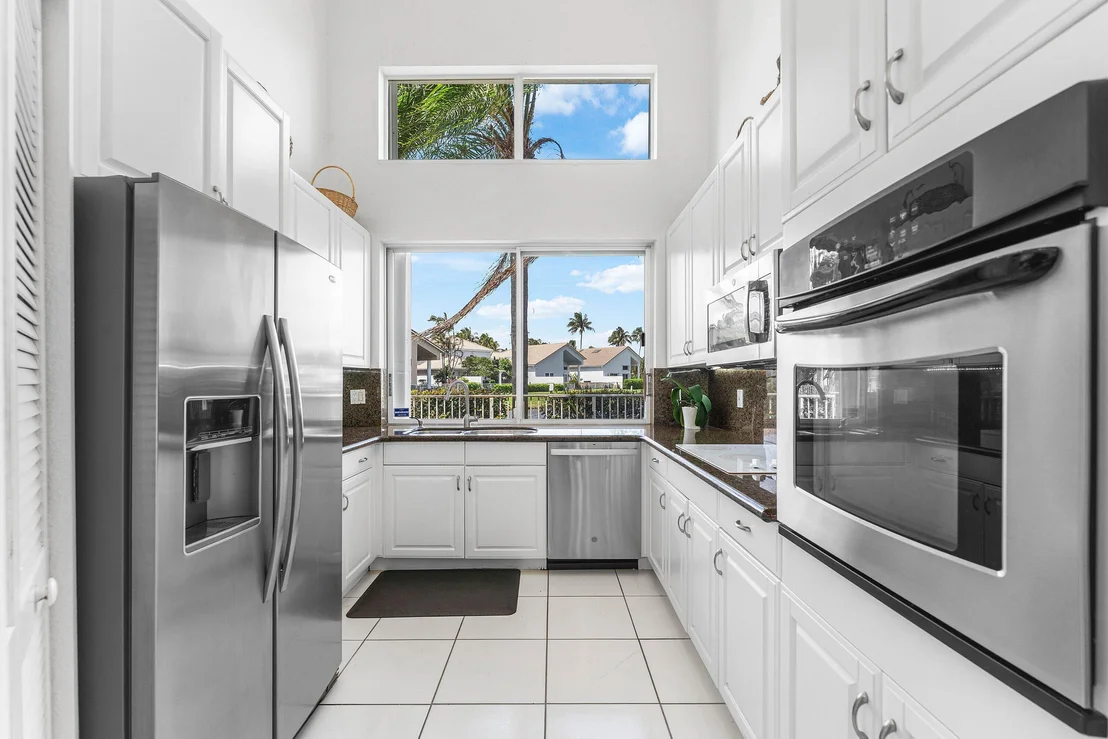 Photo of 16891 Knightsbridge Lane