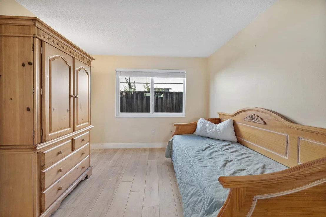 Photo of 15541 Dover Court