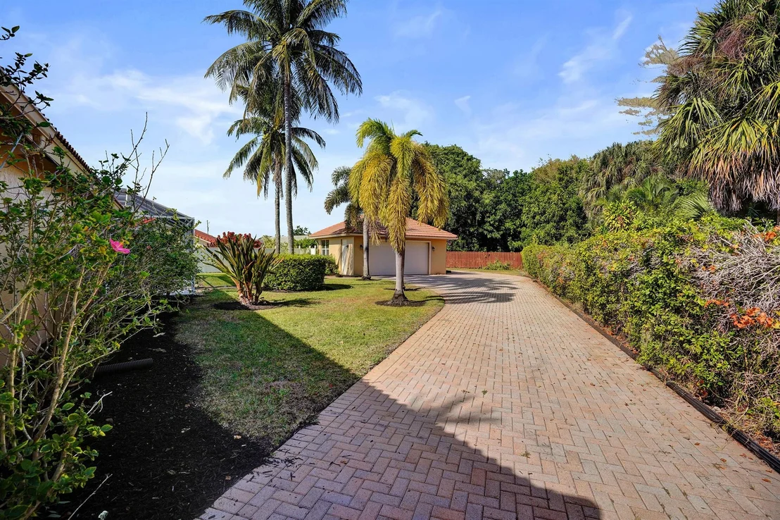 Photo of 603 N Cypress Drive