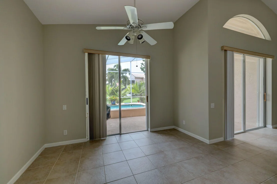 Photo of 362 NW Springview Loop